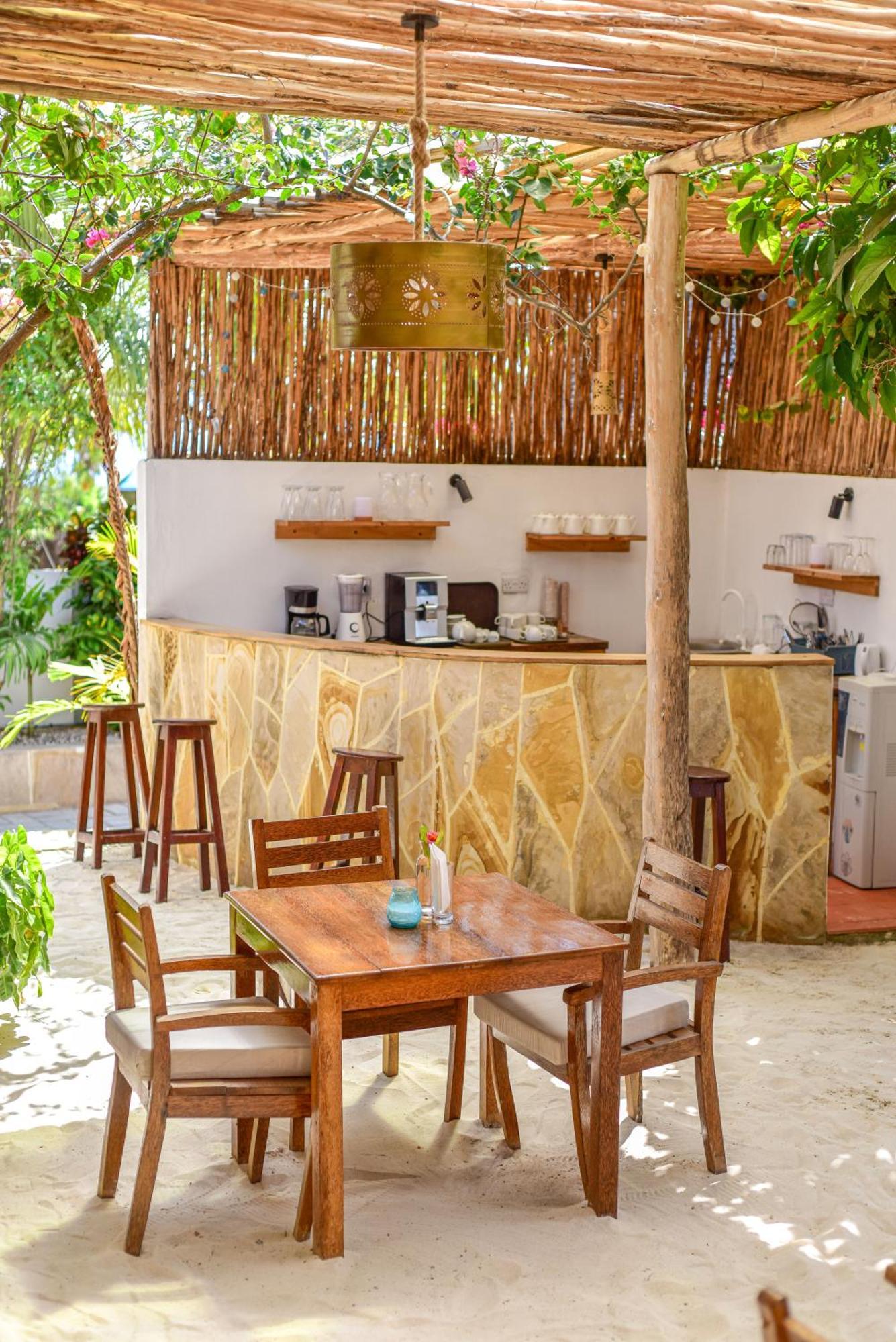 Bed and Breakfast Barabara House Jambiani  Esterno foto
